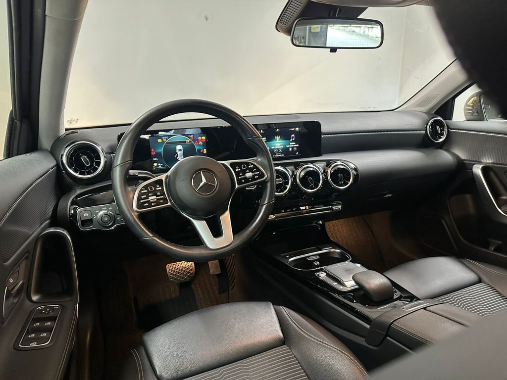Mercedes-Benz A 200 2021