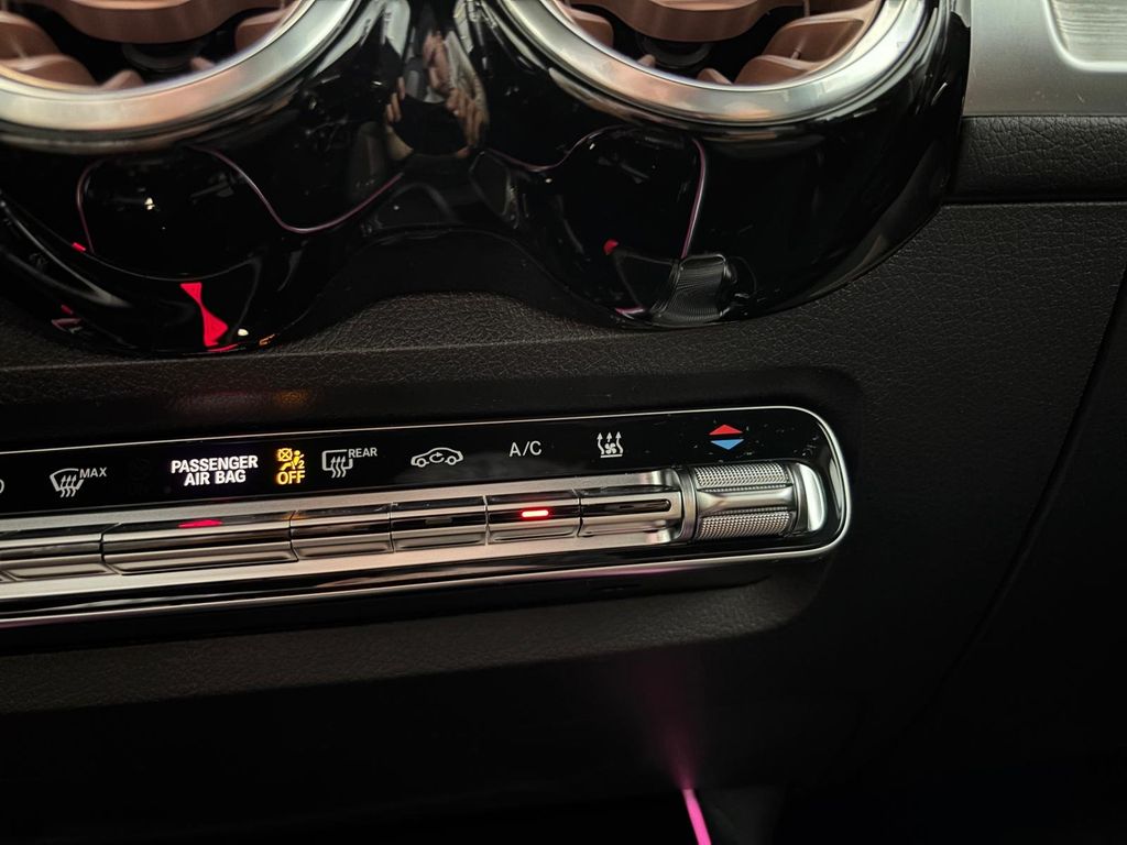 Mercedes-Benz EQB 2025