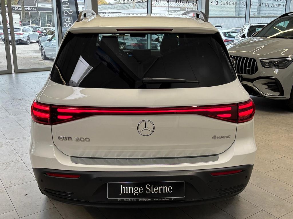 Mercedes-Benz EQB 2025