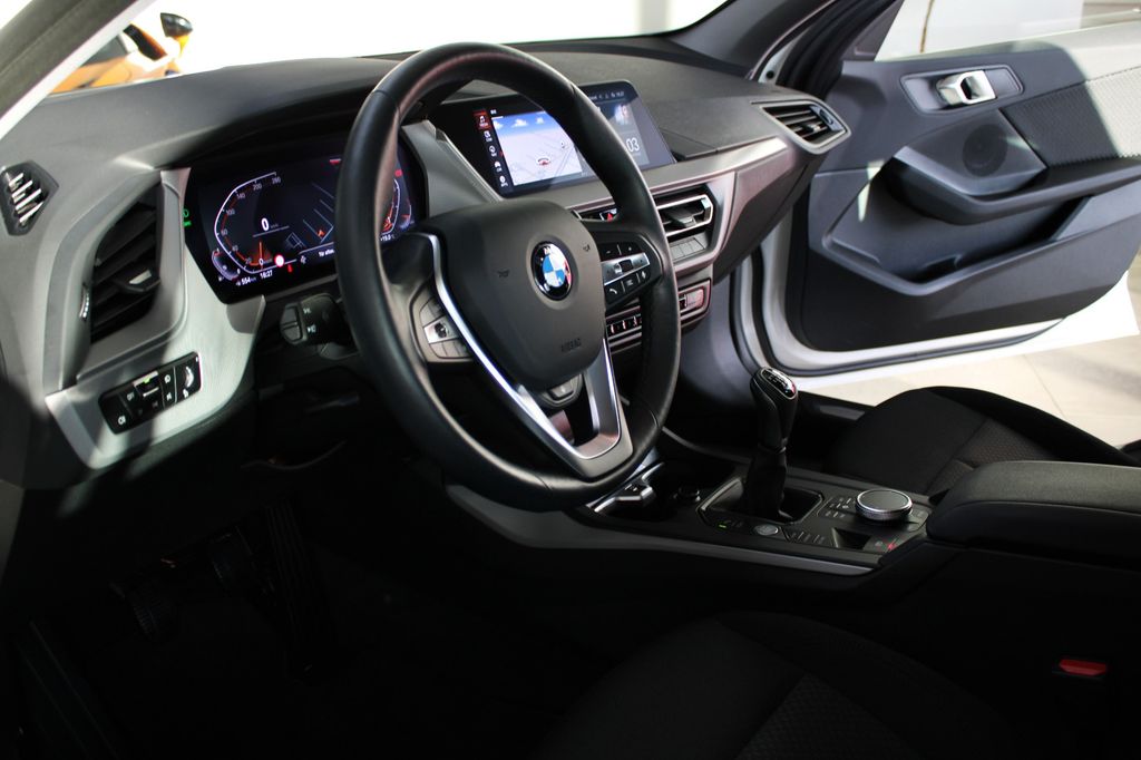 BMW 116 2024