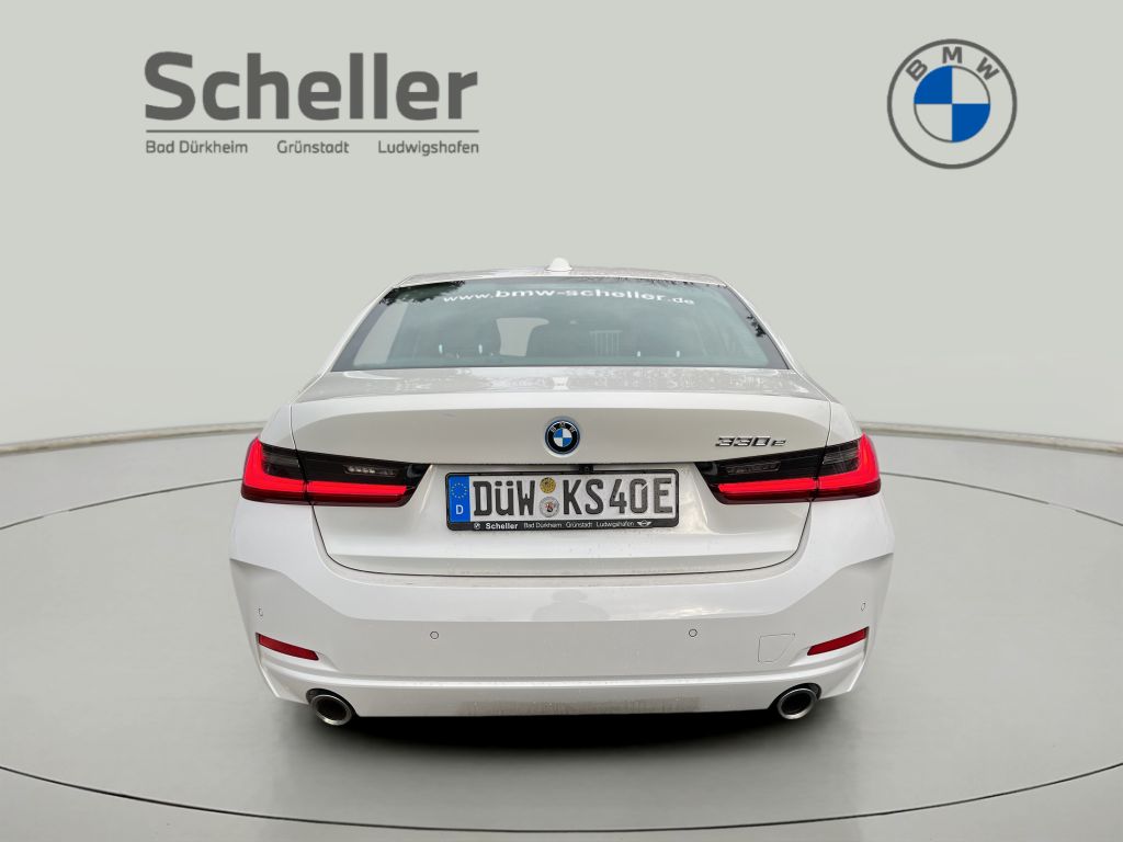 BMW 330 2022