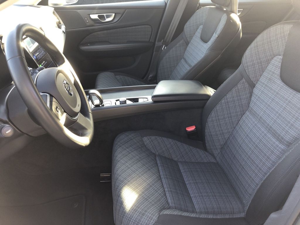 Volvo V60 2022