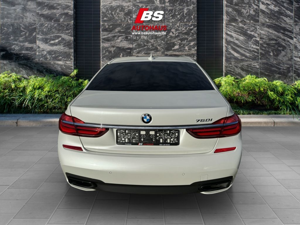 BMW 750 2016