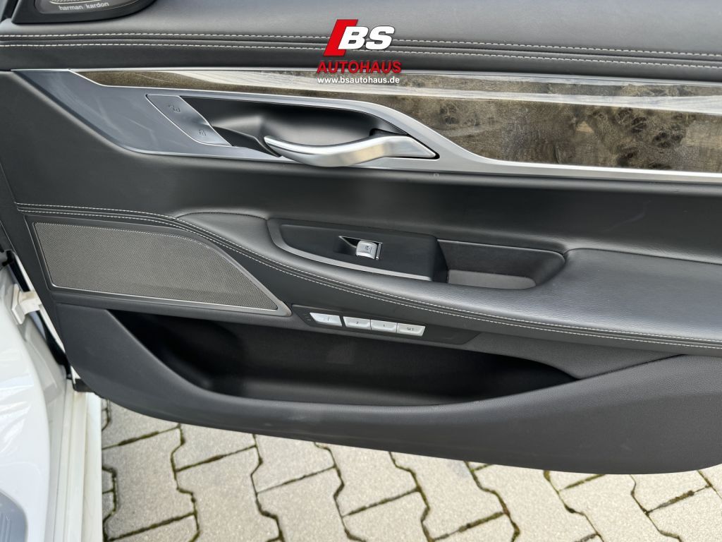 BMW 750 2016