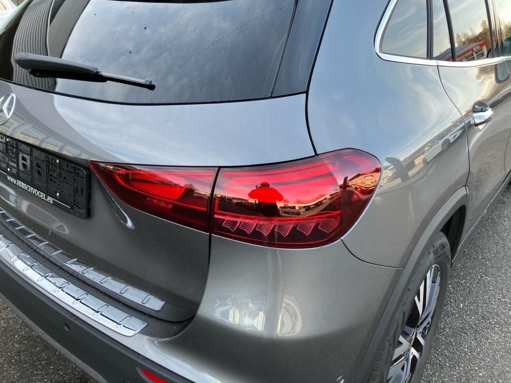 Mercedes-Benz GLA 180 2025