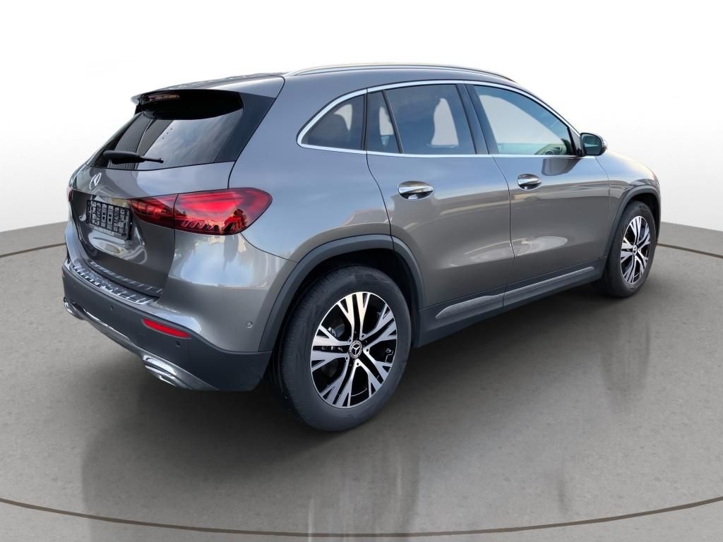 Mercedes-Benz GLA 180 2025