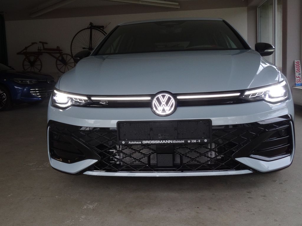 Volkswagen Golf 2025