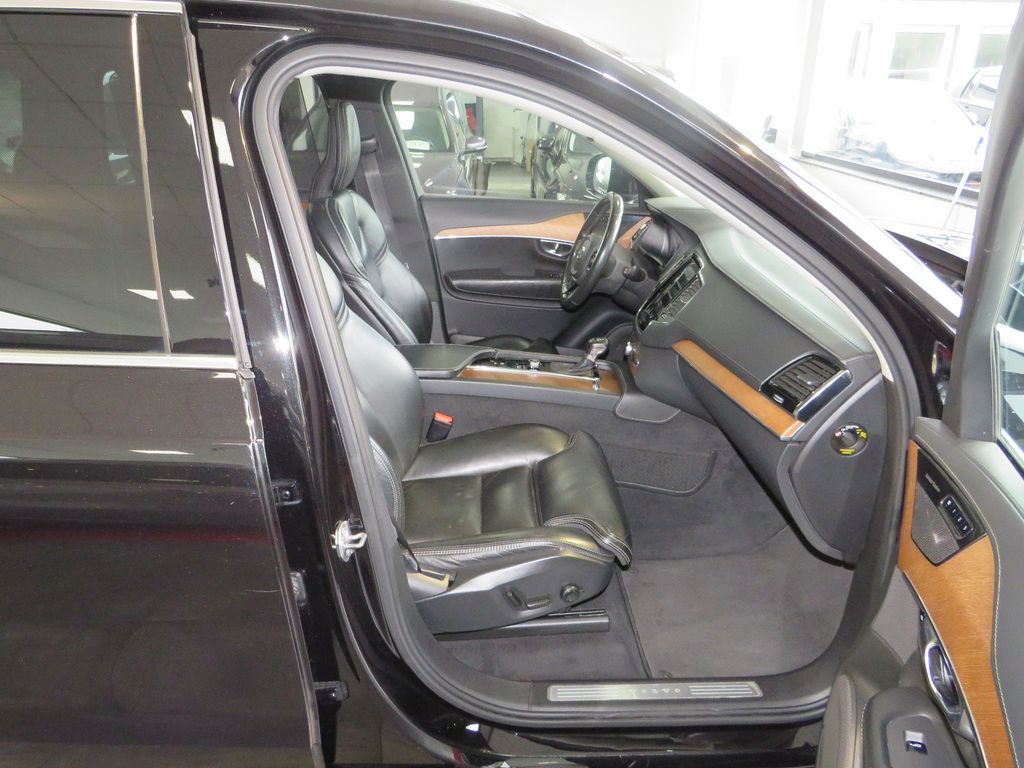 Volvo XC90 2019