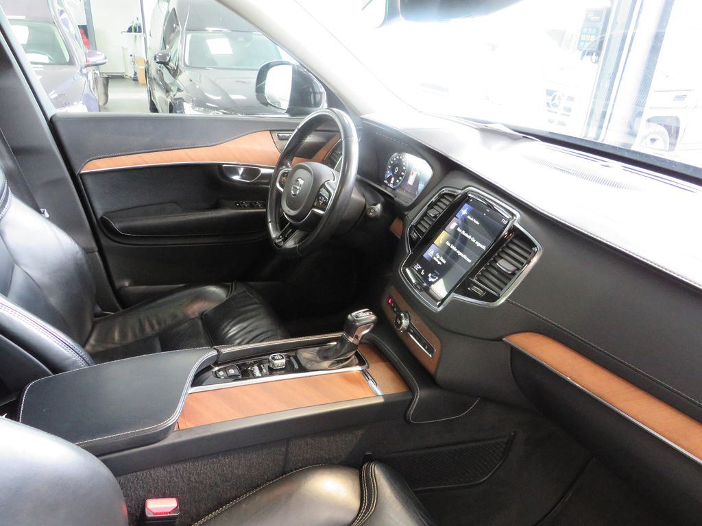 Volvo XC90 2019