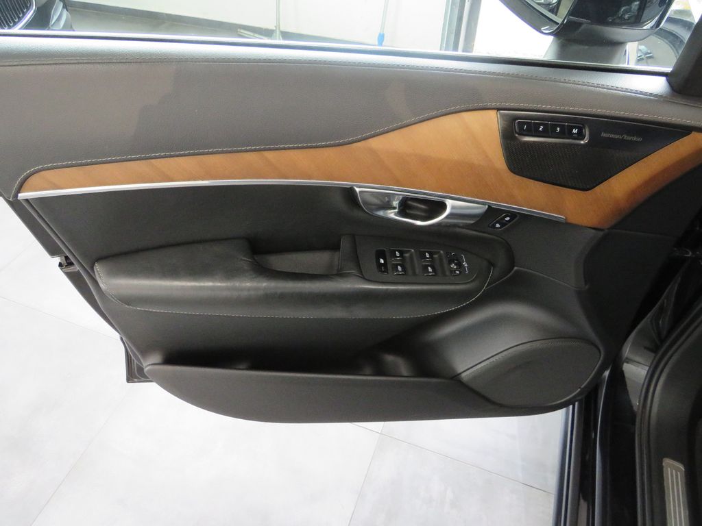 Volvo XC90 2019