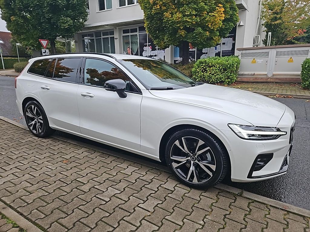 Volvo V60 2025