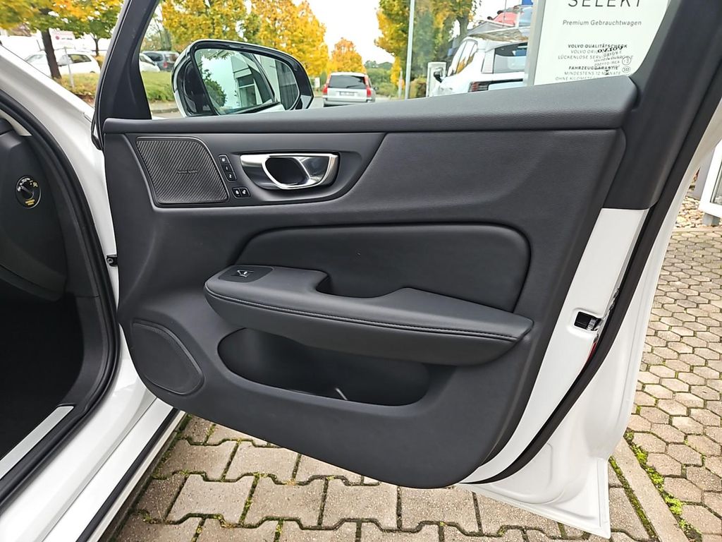 Volvo V60 2025