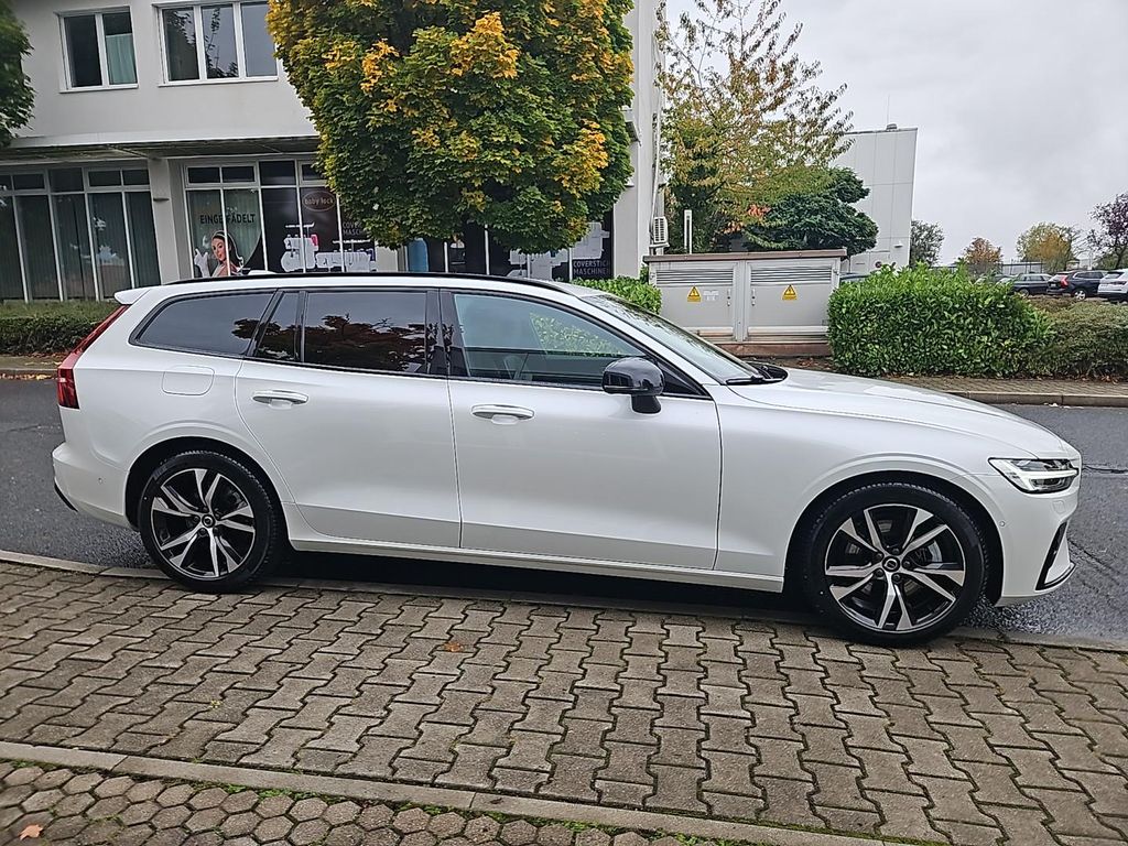 Volvo V60 2025