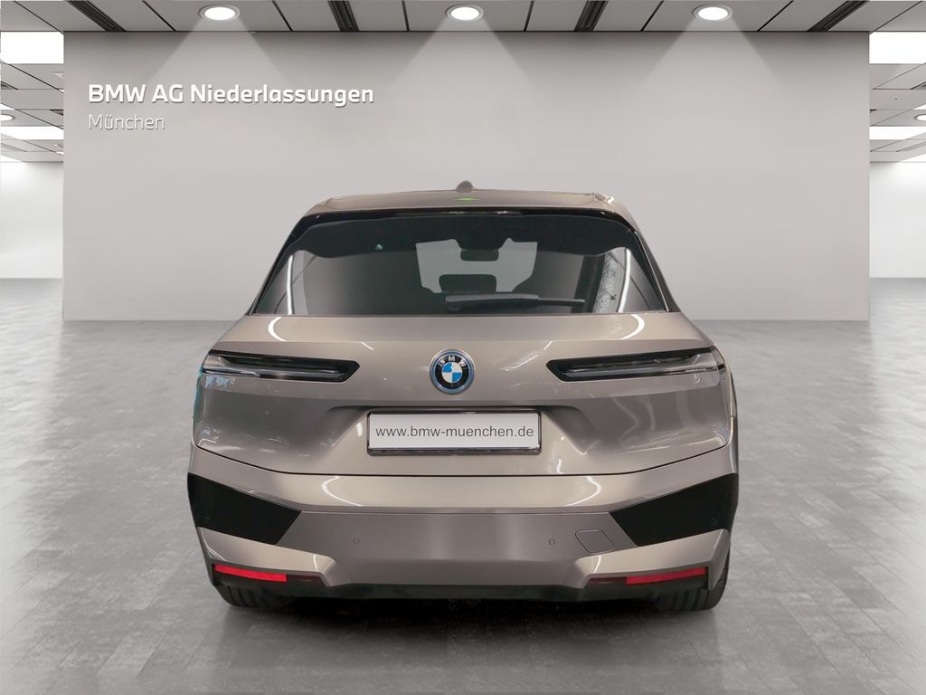 BMW iX 2022