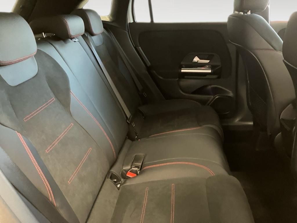 Mercedes-Benz GLA 200 2025