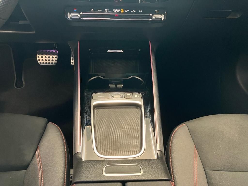 Mercedes-Benz GLA 200 2025