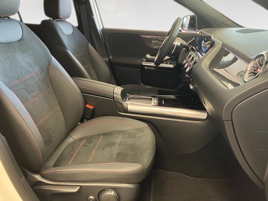 Mercedes-Benz GLA 200 2025