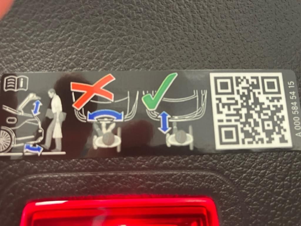 Mercedes-Benz GLA 200 2025