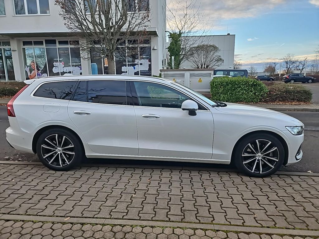 Volvo V60 2024