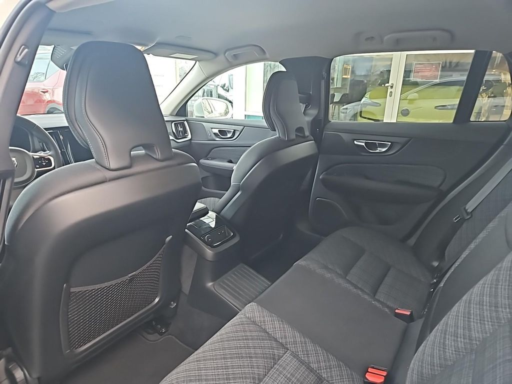 Volvo V60 2024