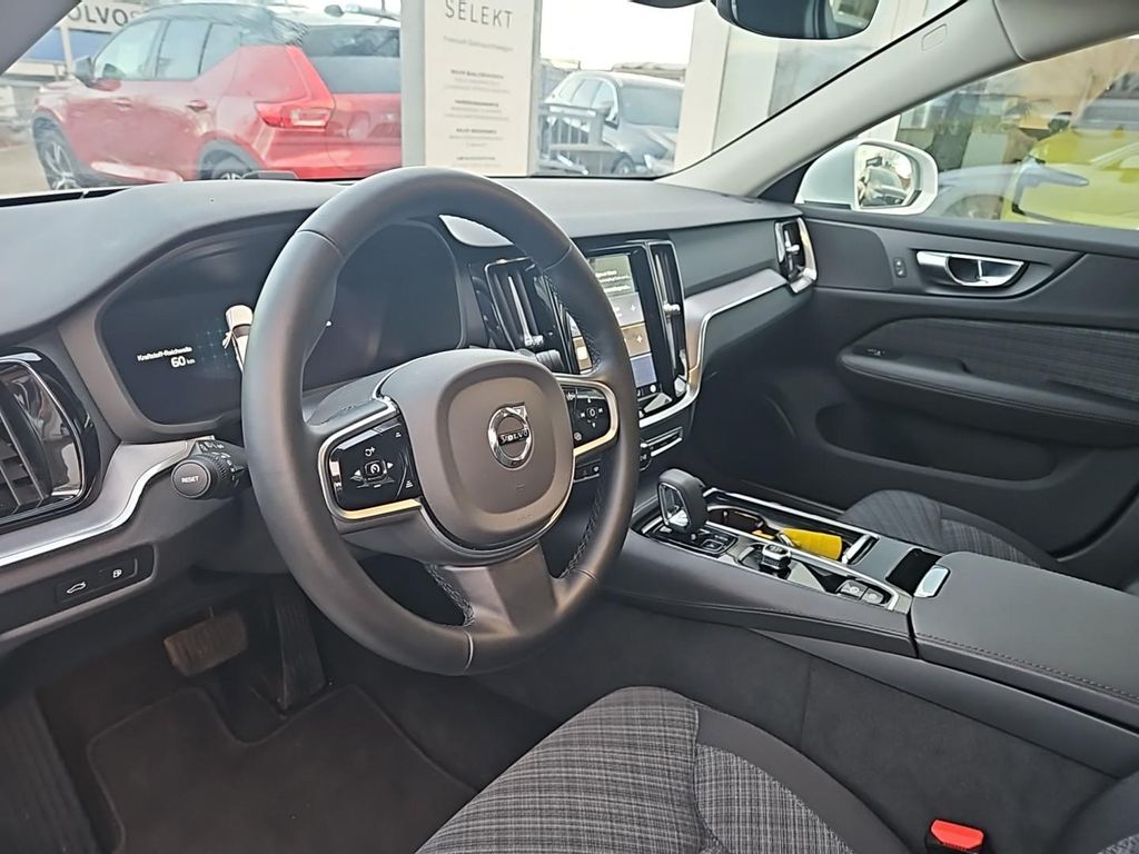 Volvo V60 2024