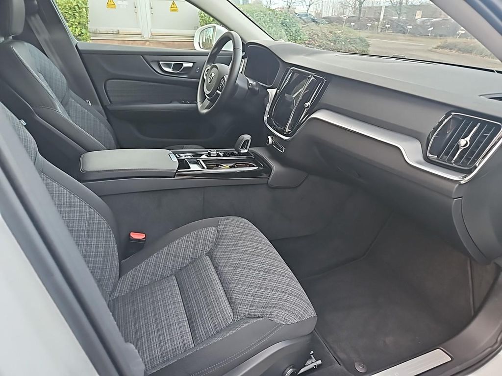 Volvo V60 2024