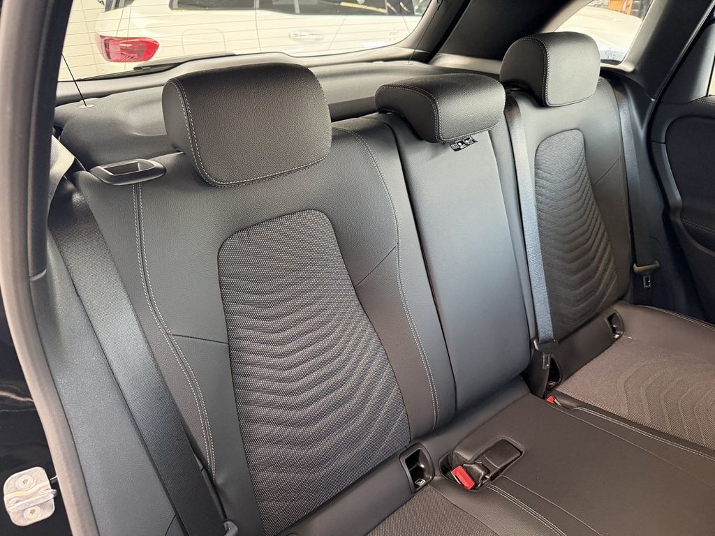 Mercedes-Benz B 200 2024