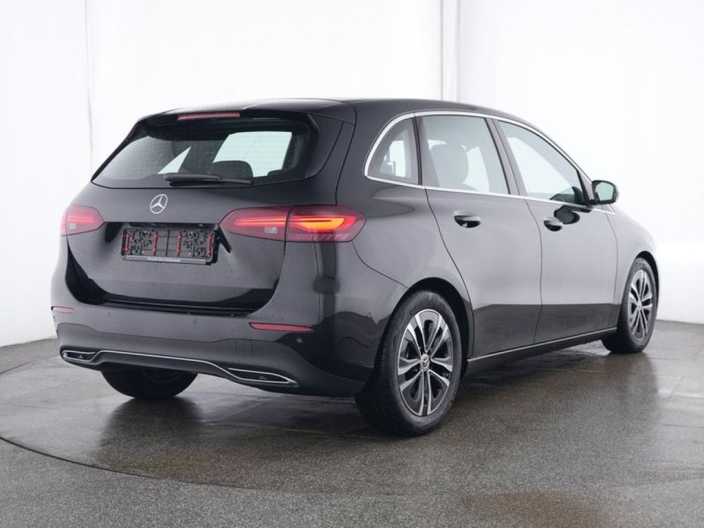 Mercedes-Benz B 220 2024