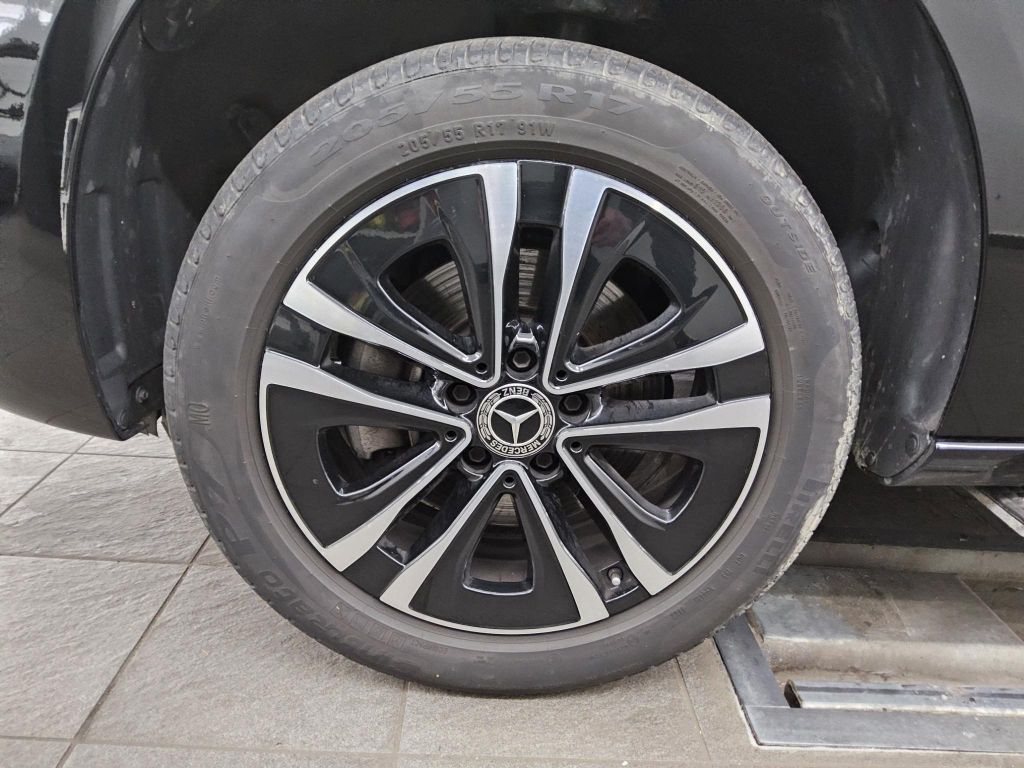 Mercedes-Benz B 200 2023