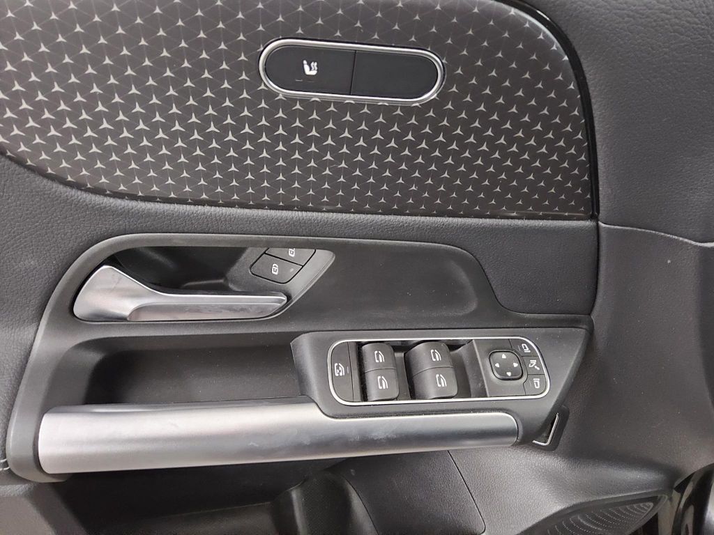 Mercedes-Benz B 200 2023