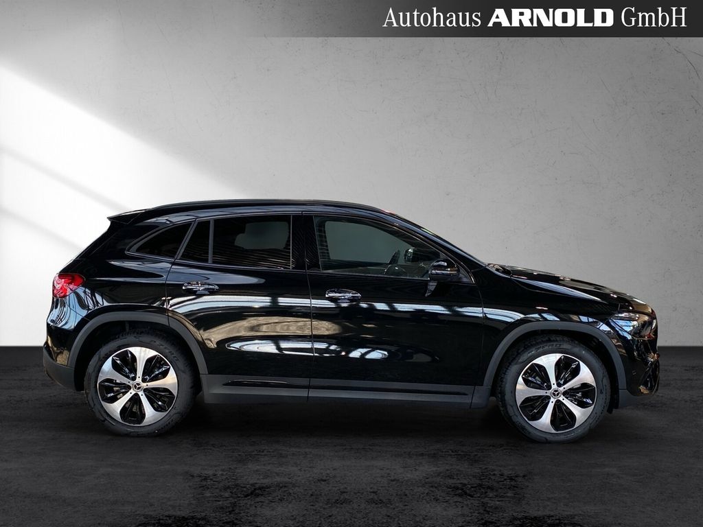 Mercedes-Benz GLA 200 2025