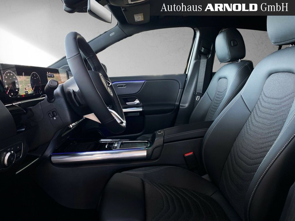 Mercedes-Benz GLA 200 2025