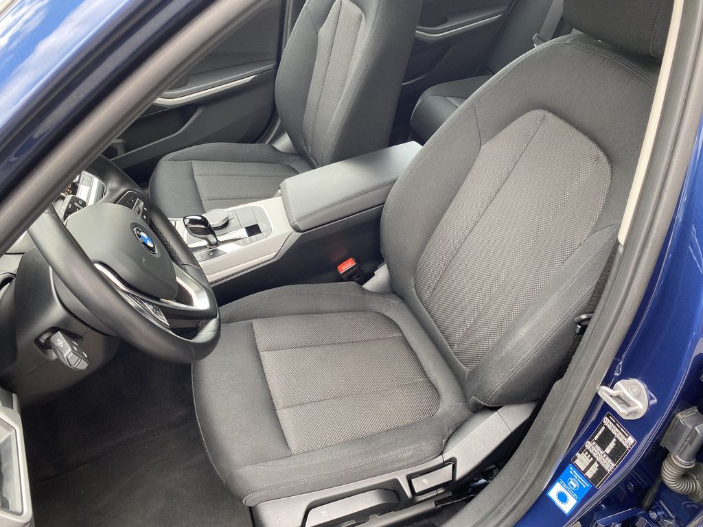 BMW 318 2022