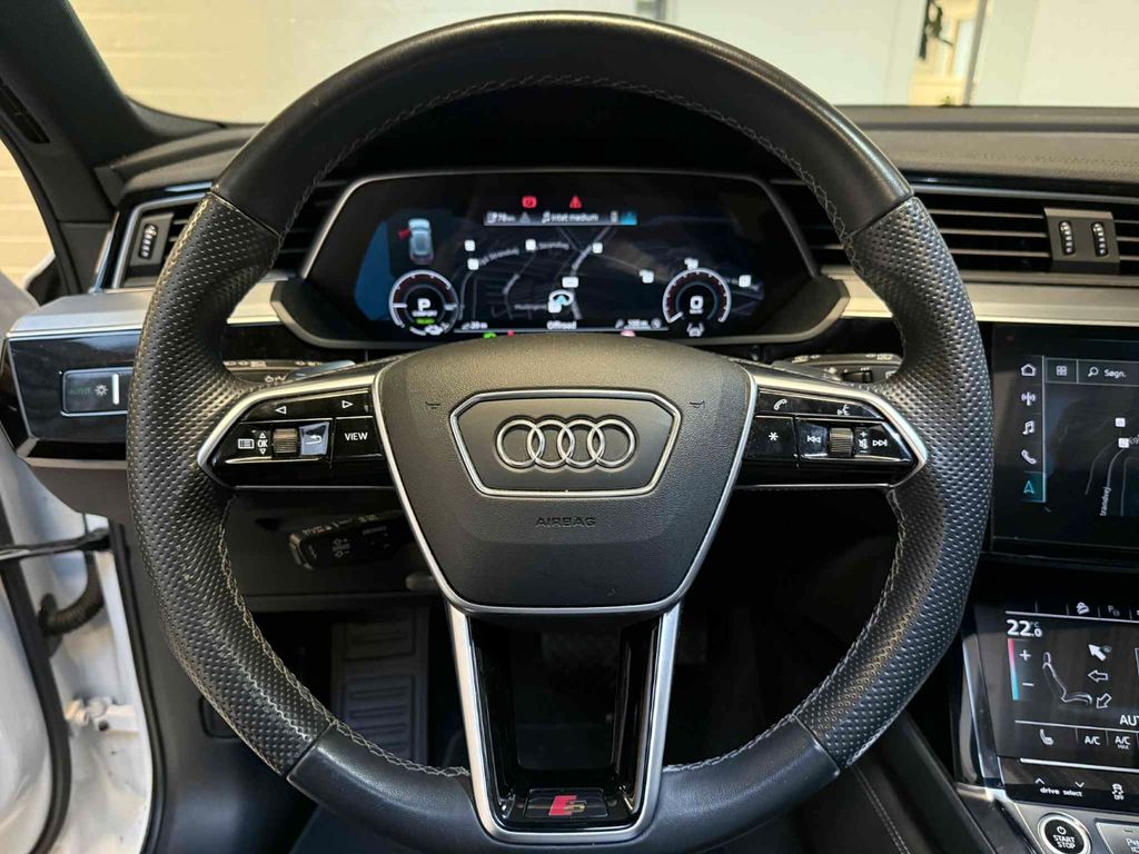 Audi e-tron 2022
