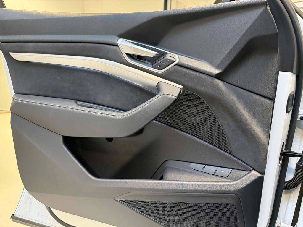 Audi e-tron 2022