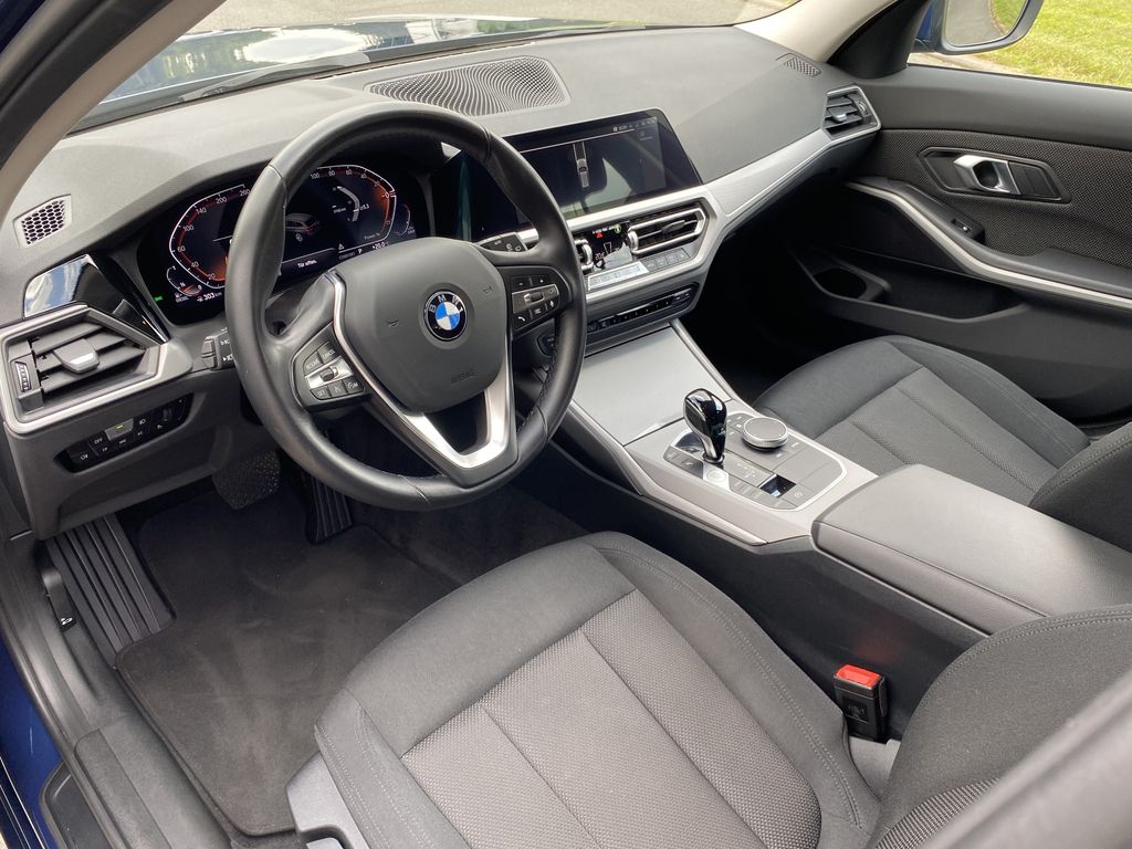 BMW 318 2022