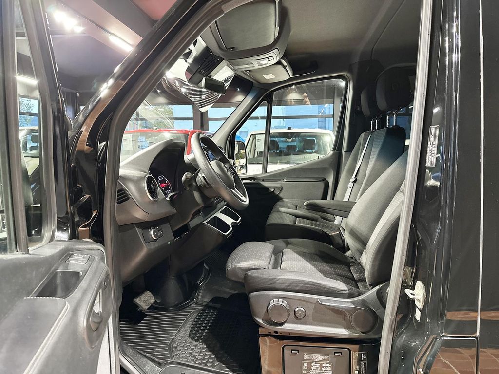 Mercedes-Benz Sprinter 2021