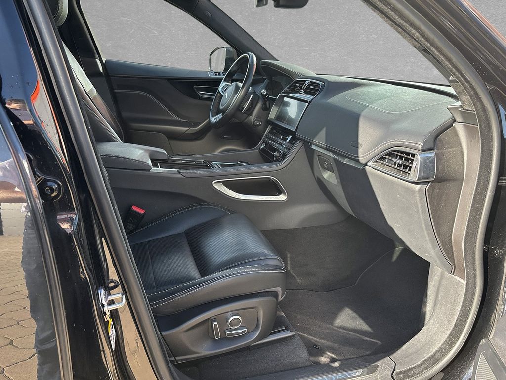 Jaguar F-Pace 2021