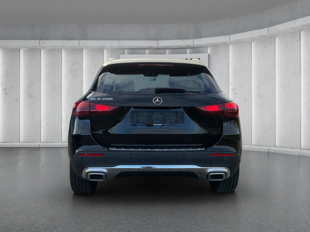 Mercedes-Benz GLA 200 2025