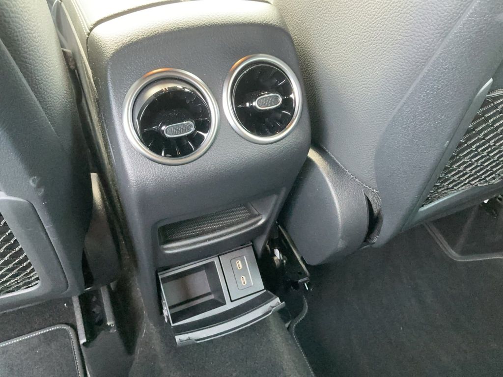 Mercedes-Benz GLA 200 2025