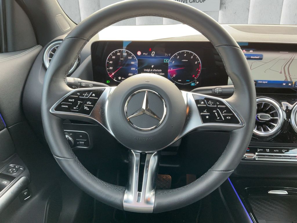 Mercedes-Benz GLA 200 2025