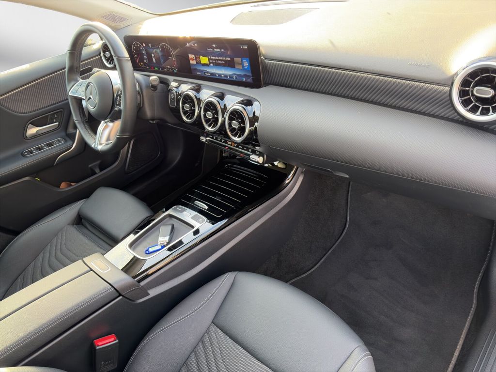 Mercedes-Benz A 250 2024