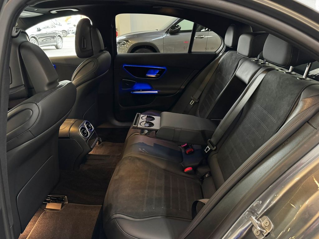 Mercedes-Benz C 200 2025