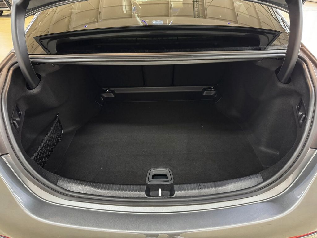 Mercedes-Benz C 200 2025