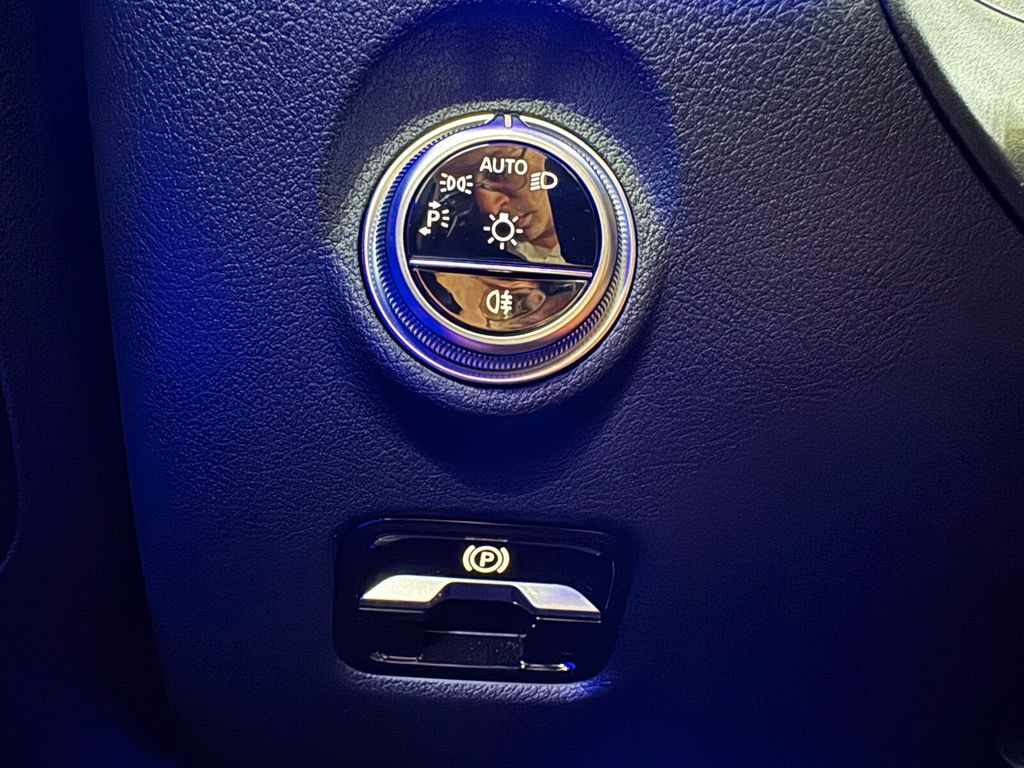 Mercedes-Benz C 200 2025