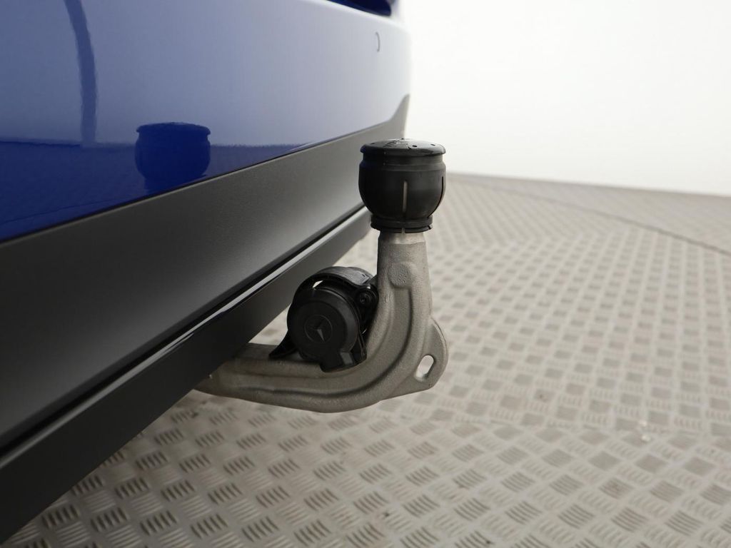 Mercedes-Benz B 220 2024