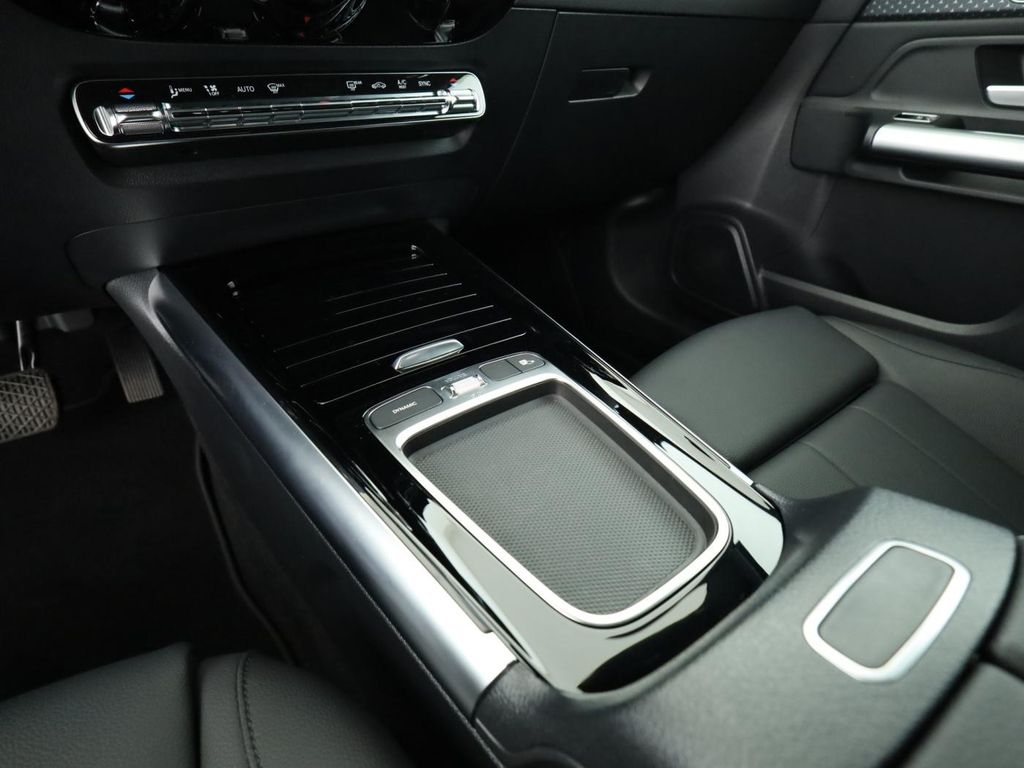 Mercedes-Benz B 220 2024