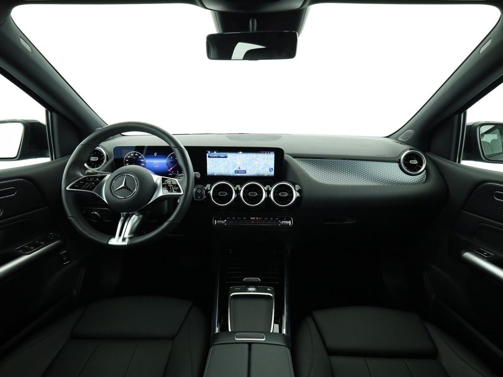Mercedes-Benz B 220 2024