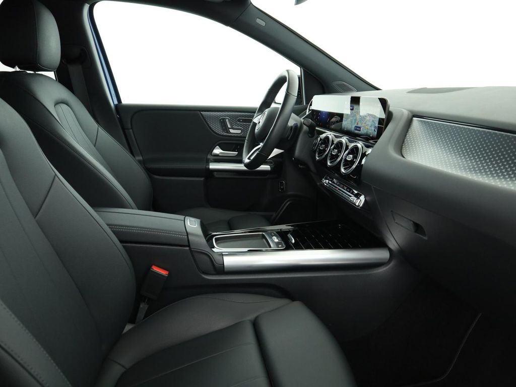 Mercedes-Benz B 220 2024