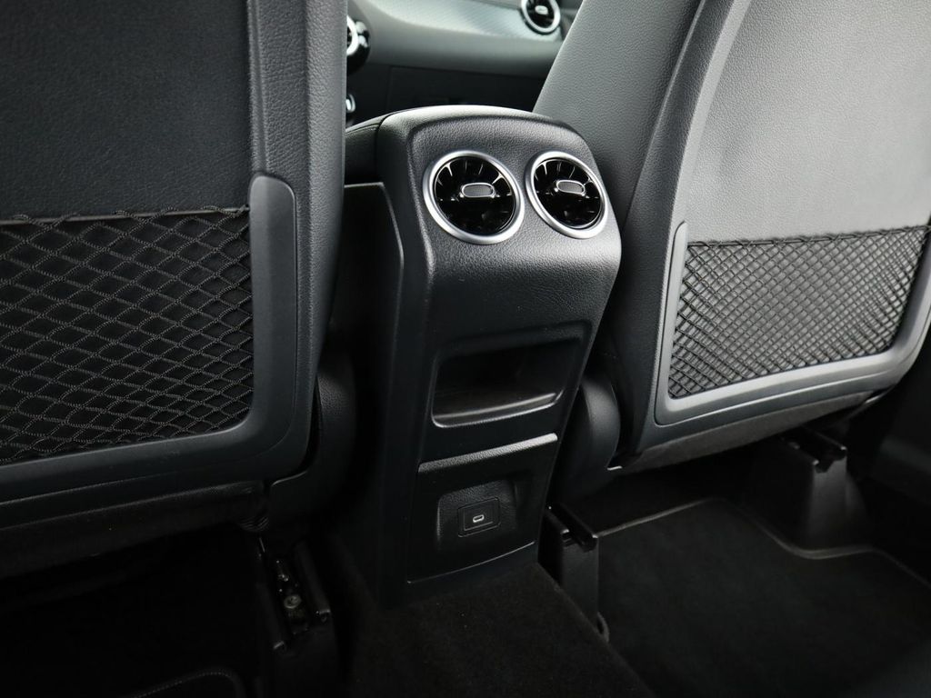 Mercedes-Benz B 220 2024